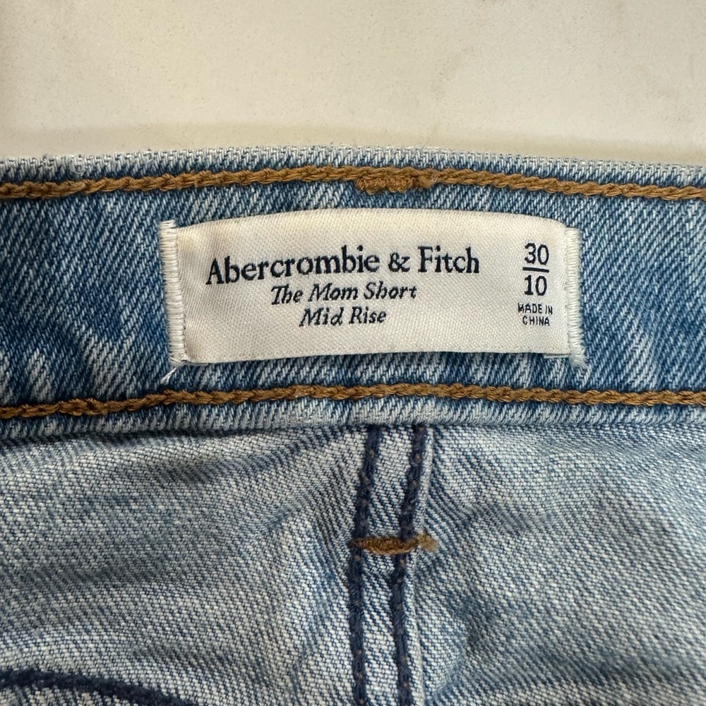 Abercrombie & Fitch The Mom Short-Mid Rise-Size 10 - Picture 4 of 8